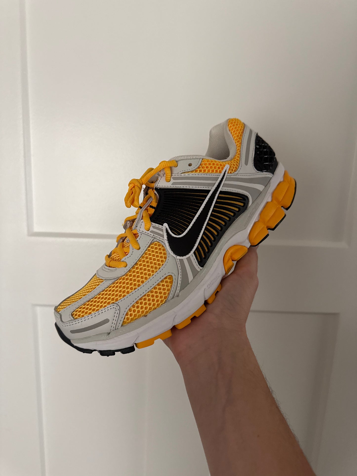 Nike Air Zoom Vomero 5 'University Gold'